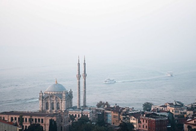 İstanbul'un bazı bölgelerinde sis etkili oluyor