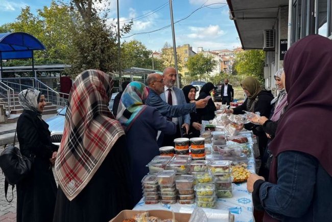 Bahçelievler'de gençler için kermes düzenlendi