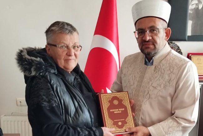 Romanyalı kadın Konya'da Müslüman oldu