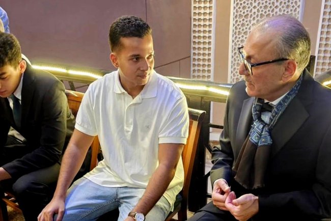 Türkiye'nin Kahire Büyükelçisi Şen'den, dünyaca ünlü Mısırlı hafız Abdulbasit Abdussamed'in ailesine taziye ziyareti