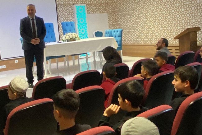 Müftü Yıldırım, hafızlık öğrencileriyle bir araya geldi