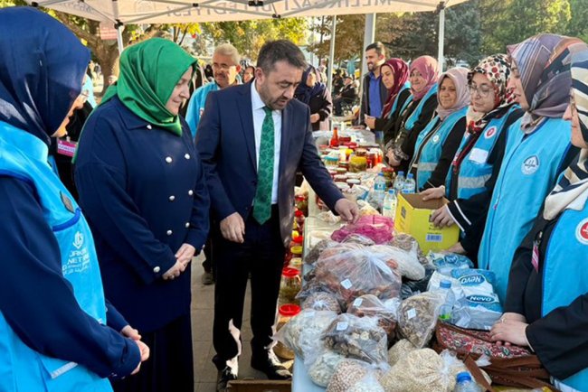 Kayseri'de Gazze yararına "Hayır Çarşısı" açıldı