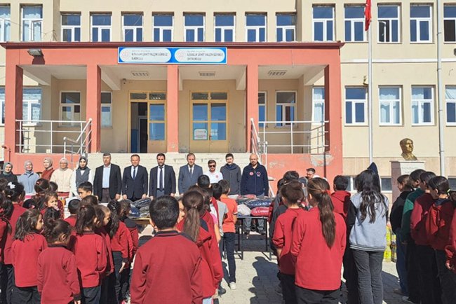 Yeşilyurt'ta "Bir Bot – Bir Mont" kampanyası