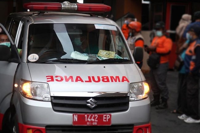 Endonezya'da okul kampüsündeki camide meydana gelen patlamalarda 54 kişi yaralandı