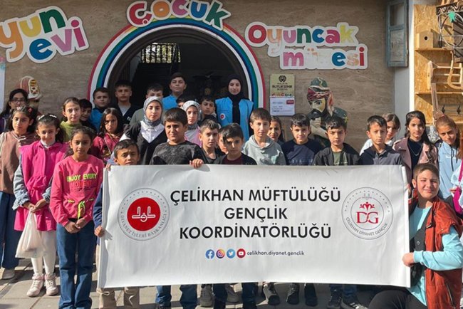 Çelikhan'da gençler fuarda buluştu