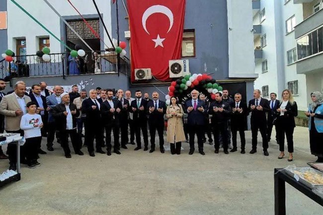 Arsin'de Filistin yararına "Hayır Çarşısı" açıldı