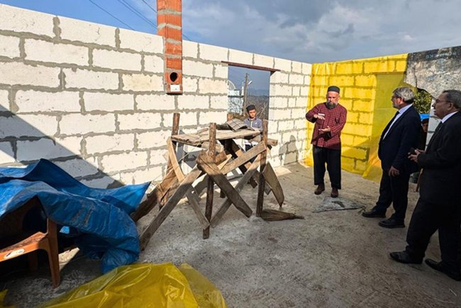 Depremzede imamdan örnek davranış