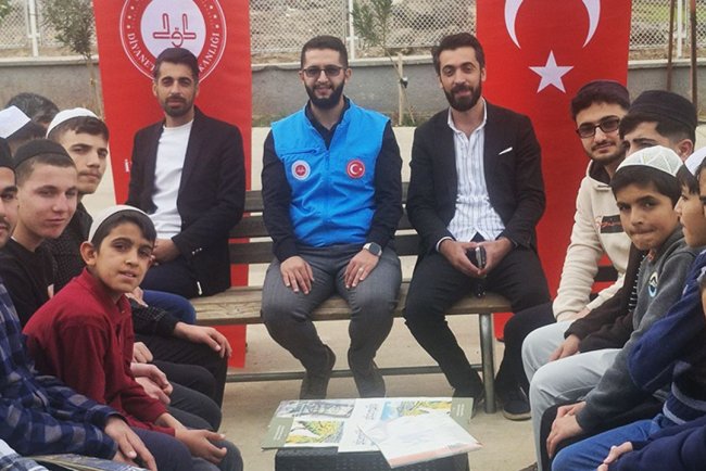 Kırsaldaki gençlerle manevi buluşma