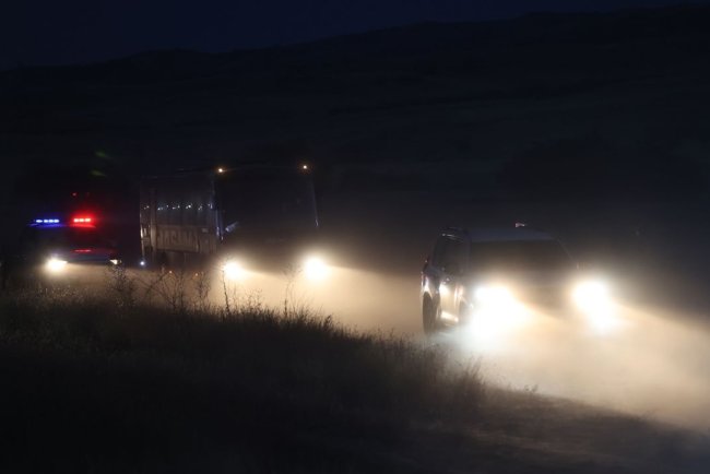 Gürcistan'da askeri kargo uçağının düştüğü bölgedeki arama kurtarma çalışmaları gece de sürdü