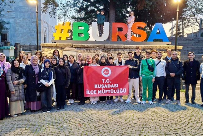 Kuşadası'ndan gençler manevi geziye çıktı