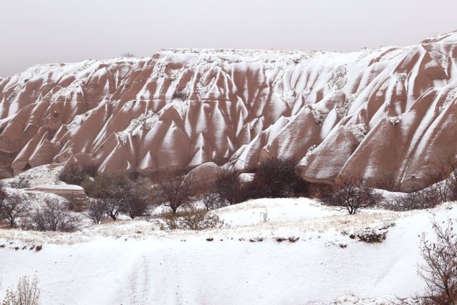 Kapadokya'da mevsimin ilk karı yağdı