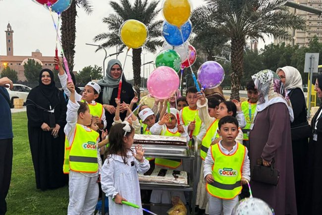 Minik umreciler Mekke'de buluştu