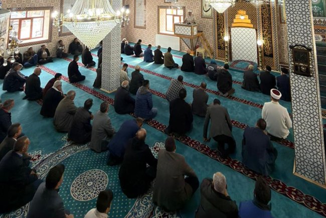 Şenkaya Merkez Camii cemaatine kavuştu