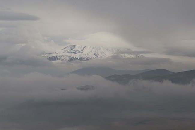 Aras Dağları sisler altında görüntülendi
