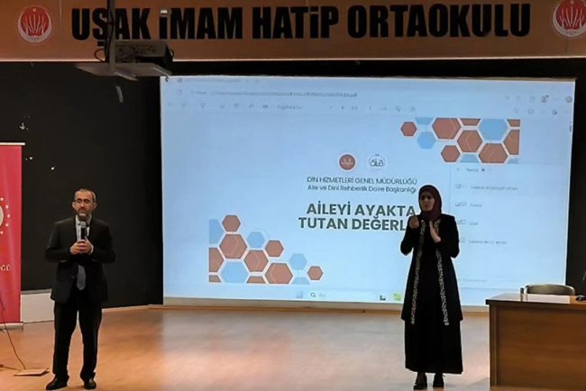 Uşak'ta "Engelsiz Aile Okulu" semineri düzenlendi