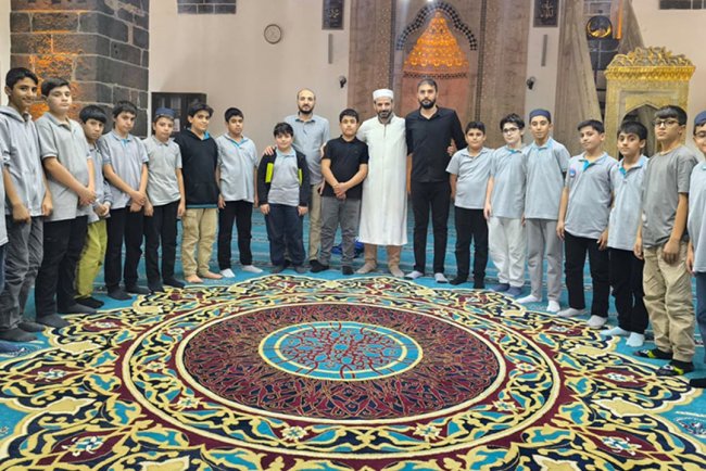 Sur'da öğrencilere camilerde değerler eğitimi