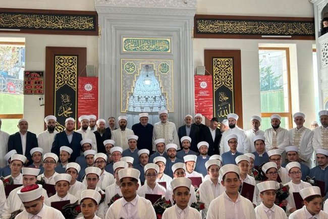 Sultanbeyli'de 58 hafız icazet aldı