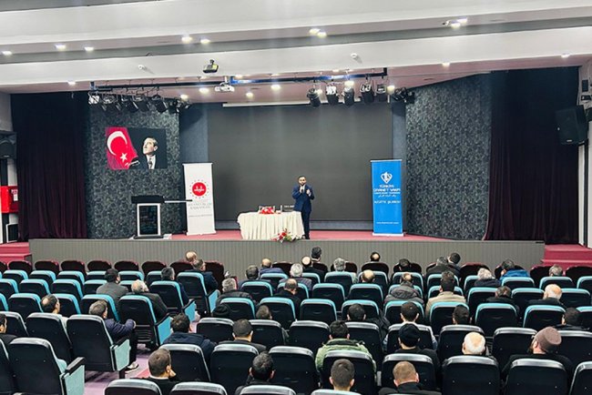 Aziziye'de "Din Hizmetlerinde Verimlilik" konferansı düzenlendi