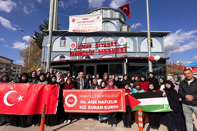 Simavlılar hayırda yarıştı