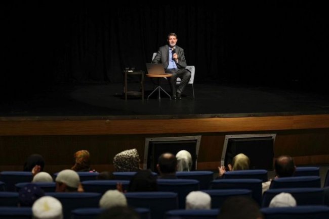 Esenler’de "Rasulullah’ın İzinde Bir Hayat" semineri