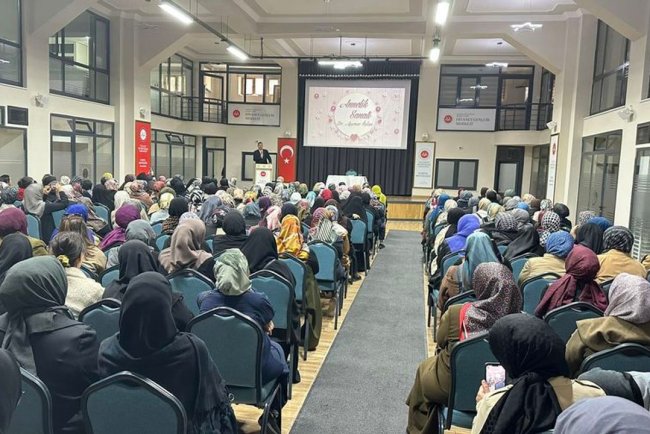 Kartal Müftülüğünden "Annelik Sanatı" semineri