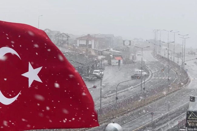 Erciyes'te kar yağışı etkili oldu