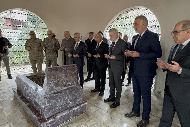 Sütçü İmam vefatının 103. yılında kabri başında anıldı