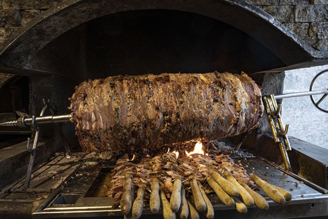 Erzurum'un tescilli cağ kebabı "Dünyanın En İyi 100 Yemeği" listesinde dokuzuncu oldu