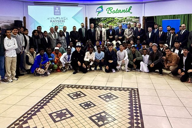 Kayseri'de TDV bursiyer öğrencileri uyum programında buluştu