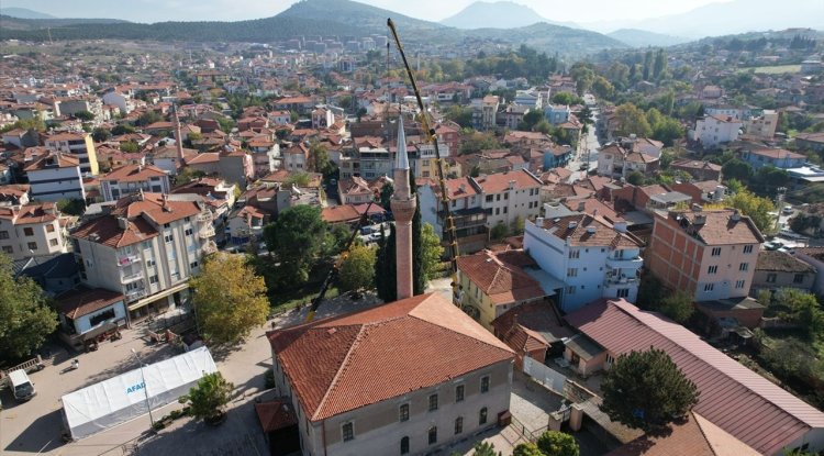 Sındırgı'da depremde zarar gören tarihi camilerde onarım çalışmaları başladı