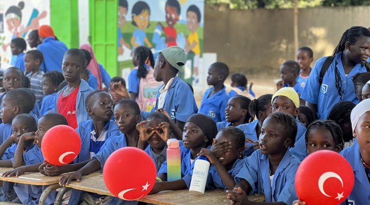 Türkiye Diyanet Vakfından Senegal'de öğrencilere eğitim desteği