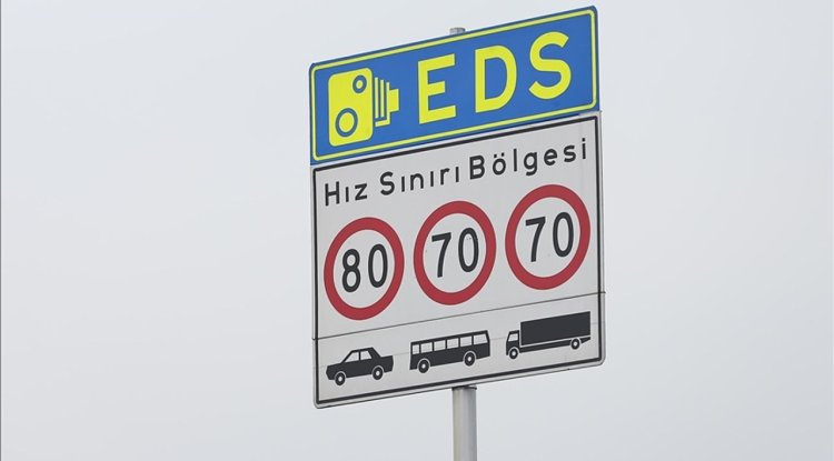 Kara yollarındaki sadeleştirme kapsamında yaklaşık 33 bin hız levhası kaldırıldı