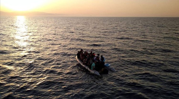 İzmir'de 24 düzensiz göçmen yakalandı