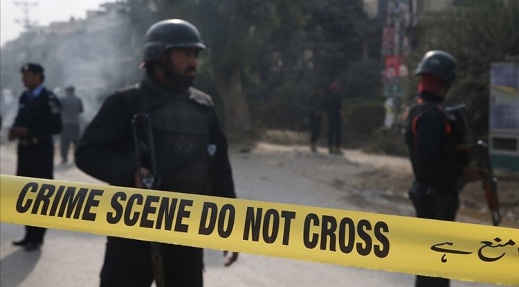 Pakistan'da mahkeme binası yakınlarında intihar saldırısında 12 kişi hayatını kaybetti