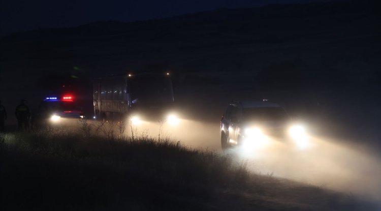 Gürcistan'da askeri kargo uçağının düştüğü bölgedeki arama kurtarma çalışmaları gece de sürdü