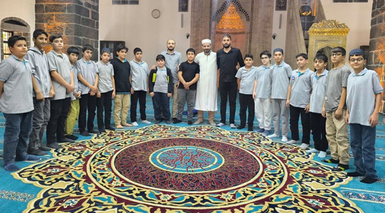 Sur'da öğrencilere camilerde değerler eğitimi