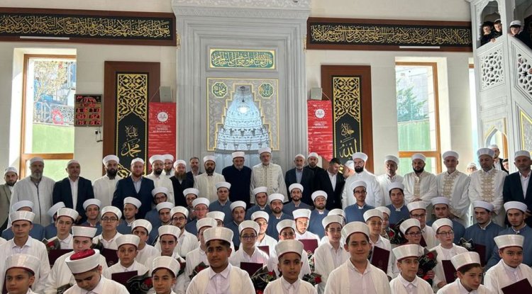 Sultanbeyli'de 58 hafız icazet aldı