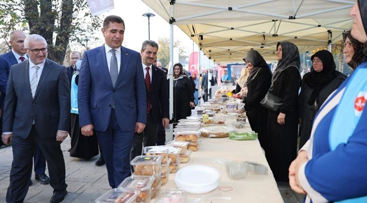 Düzce'de Filistin yararına 'Hayır Çarşısı' kuruldu