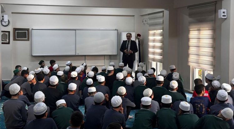 Müftü Kayhan, Kur'an kursu öğrencileriyle buluştu