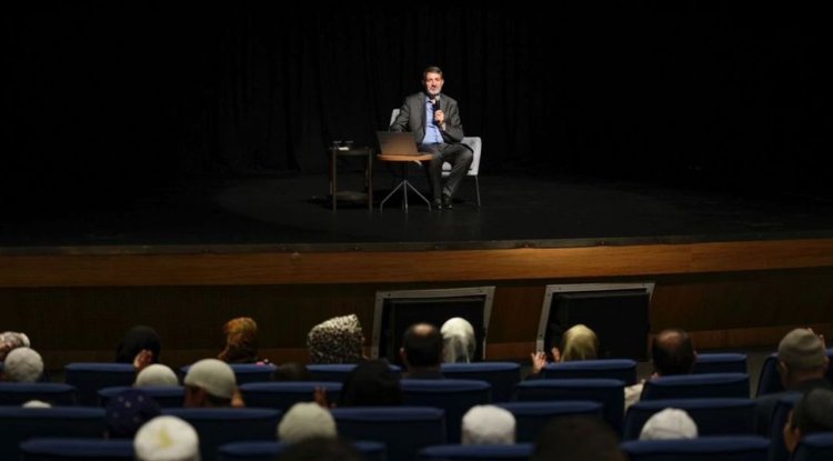 Esenler’de "Rasulullah’ın İzinde Bir Hayat" semineri
