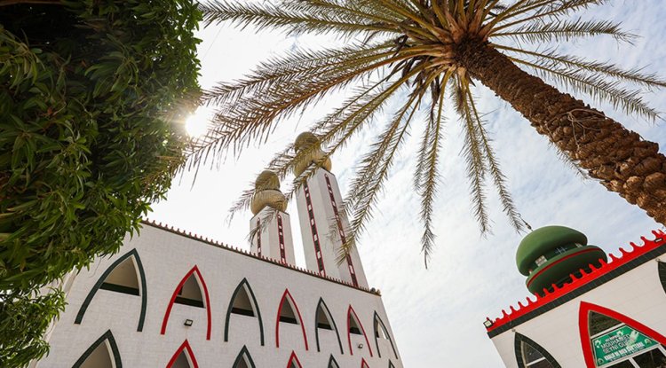 Senegal'de bir din aliminin rüyası üzerine inşa edilen "gökten inen" İlahiyat Camisi