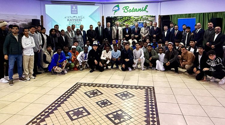 Kayseri'de TDV bursiyer öğrencileri uyum programında buluştu