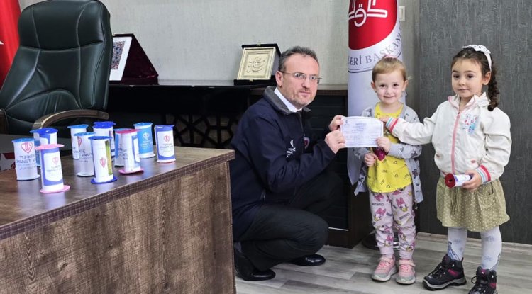 Sinoplu minikler yetim kardeşlerini unutmadı