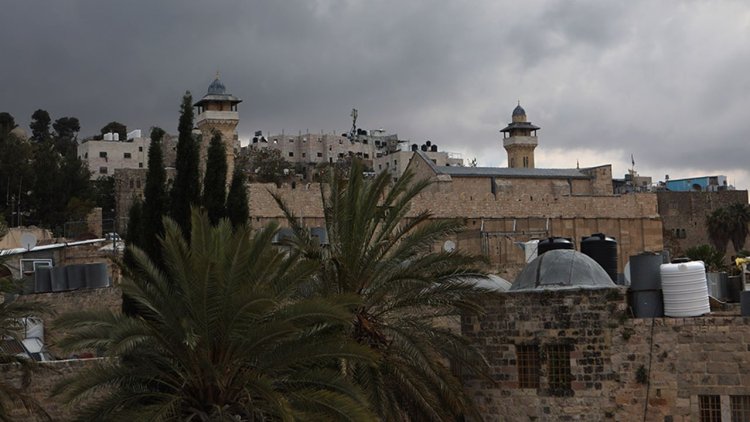 Ekimde Aksa'ya 27 kez baskın yapıldı, Harem-i İbrahim Camii'nde ezan 96 defa engellendi
