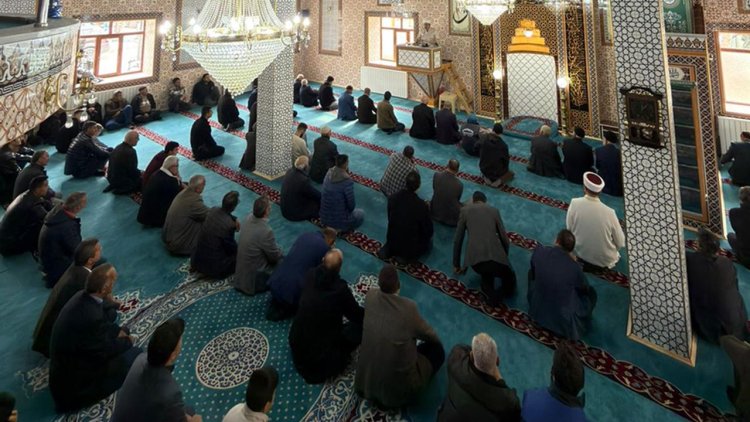 Şenkaya Merkez Camii cemaatine kavuştu