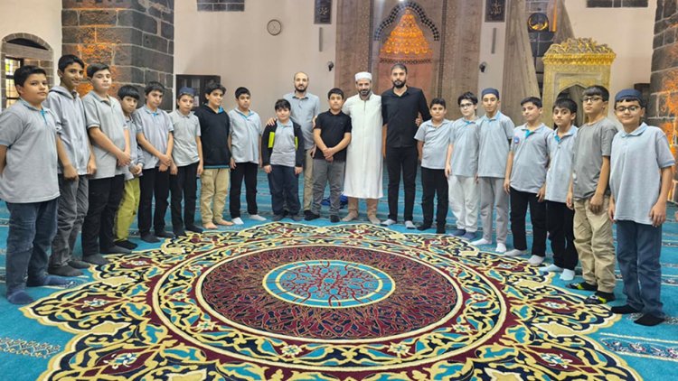 Sur'da öğrencilere camilerde değerler eğitimi