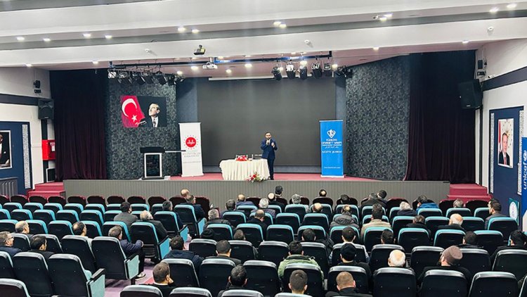 Aziziye'de "Din Hizmetlerinde Verimlilik" konferansı düzenlendi