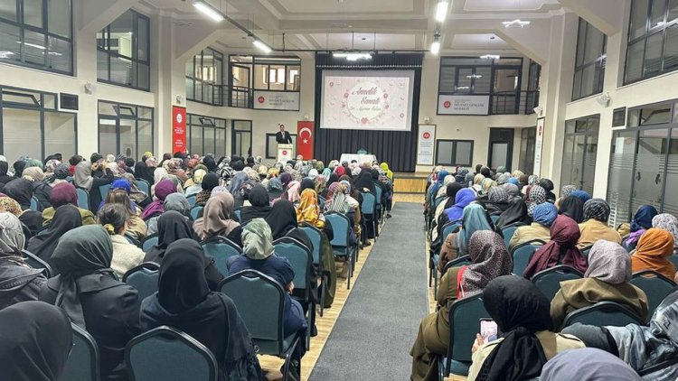 Kartal Müftülüğünden "Annelik Sanatı" semineri