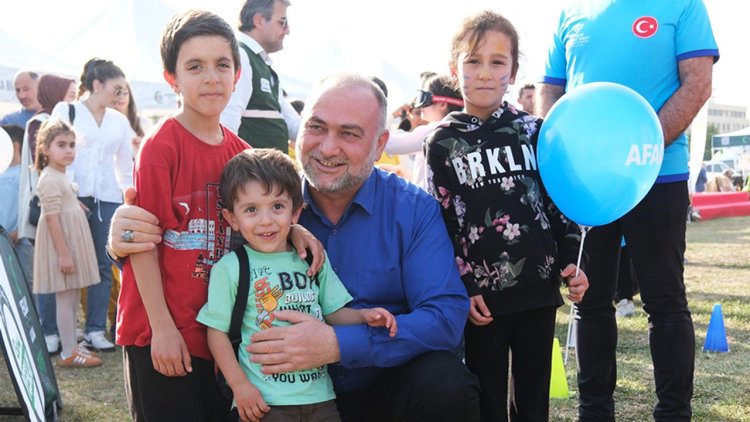 Adana'da aileler festivalde buluştu