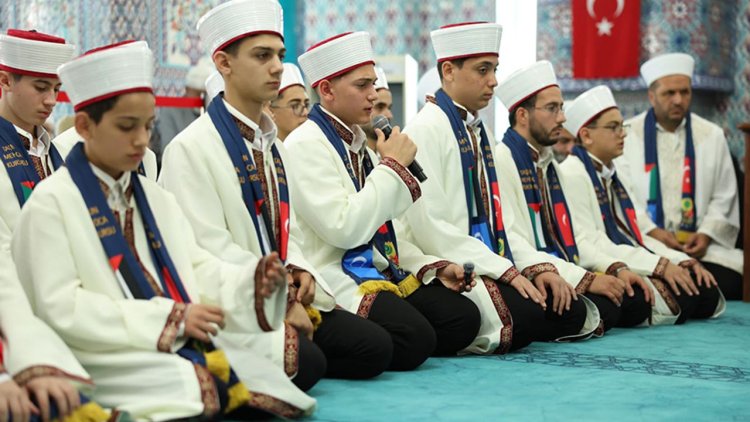 Akyazı'da 33 Hafız icazeti aldı